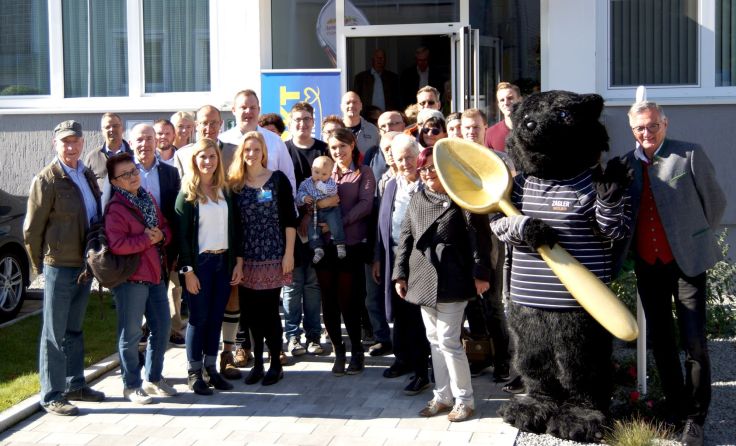Die Genussreise machte unter anderem in Braunau beim Zagler Müslibären Station. Foto: Unimarkt