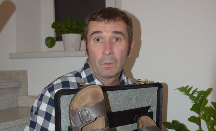 Die Theatergruppe Neukirchen spielt „Der Pantoffelpanther“. Foto: Privat