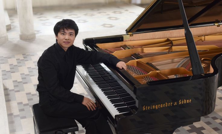 Ausnahmepianist Kit Armstrong kommt am 27. November nach Burghausen. Foto: JF Mousseau