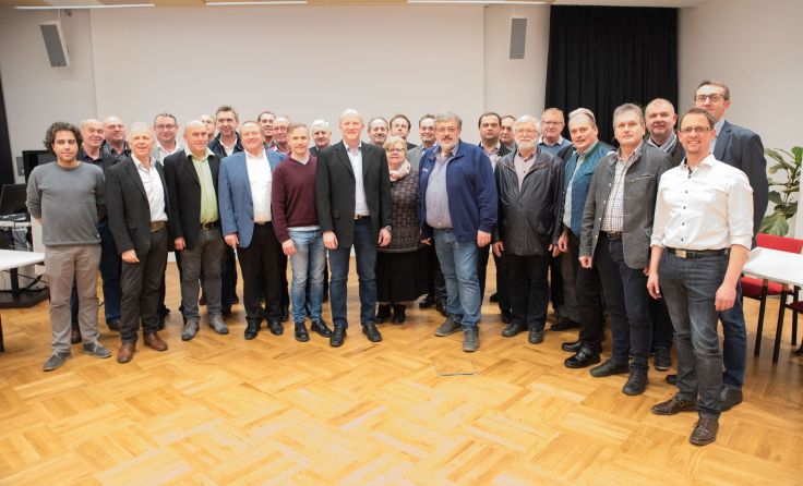 Die Mitglieder der neuen Genossenschaft zum Glasfaser-Ausbau Foto: regioHelp