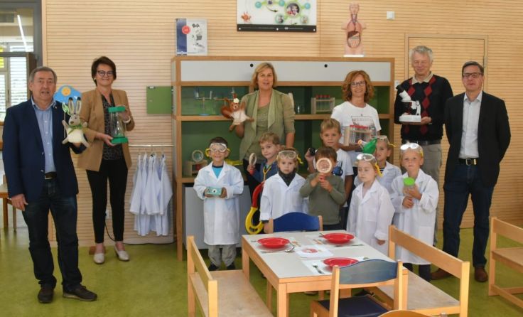 Mit rund 80 Experimenten lädt die Spürnasenecke in Altheim zum Forschen ein. Foto: Vorich