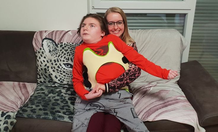 Mama Pamela Enthammer mit dem 13-jährigen Justin aus Braunau. Foto: Privat