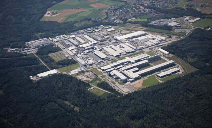 Die Amag errichtet eine neue Schmelz-Anlage in einer bestehenden Halle. Foto: Amag