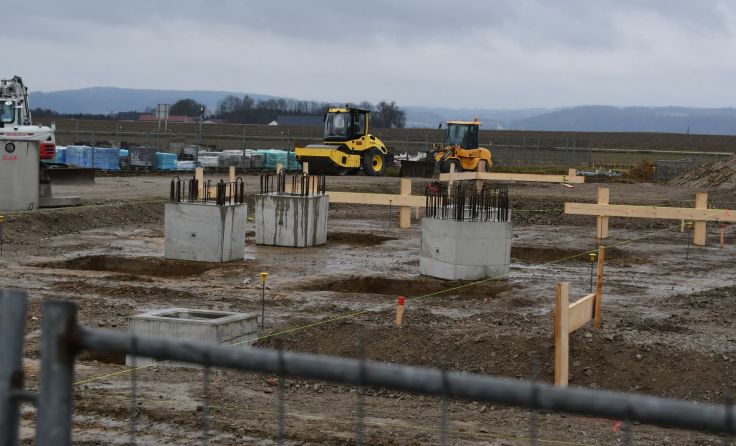 Schon Mitte Mai soll die neue Tankstelle in Altheim in Betrieb gehen. Foto: Vorich