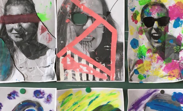 Die Schüler fertigen an der HLW experimentelle Selbstportraits an. (Foto: Kirmann)