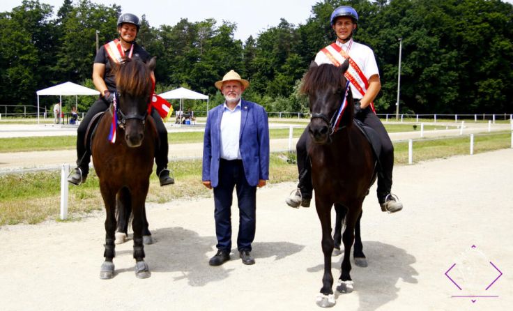Helga Hochstöger (v. l.), Richter Gerhard Hochholzer und Christian Leitner (Foto: Team Myrtill)