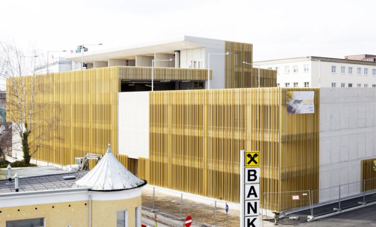 217 Stellplätze bietet das neue Parkhaus nach dem ersten Bauabschnitt. (Foto: Krankenhaus Braunau)