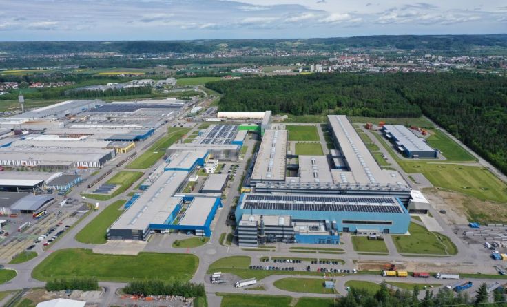 Rund elf Prozent der Photovoltaikanlage wurden im Juni in Betrieb genommen. (Foto: AMAG)