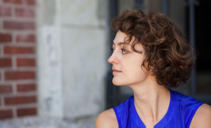Die Schauspielerin Sofie Gross wird die Texte lesen. (Foto: Daniela Pfeil)