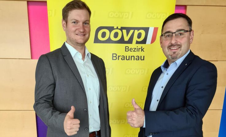 Michael Huber (l.) ist Nachfolger von Klaus Mühlbacher. (Foto: OÖVP Braunau)