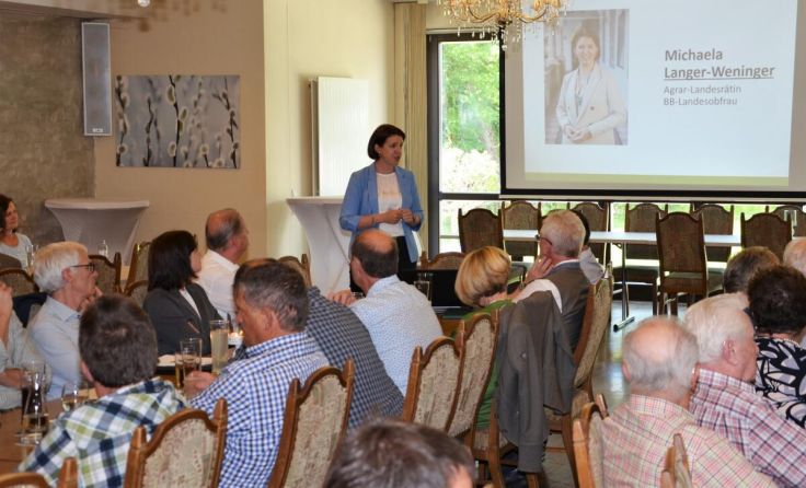Bauernbund-Landesobfrau Michaela Langer-Weninger stand Rede und Antwort. (Foto: BB-Seiringer)