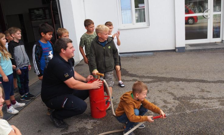 Die Kinder hatten bei ihrem Besuch viel Spaß. (Foto: FF Mauerkirchen)