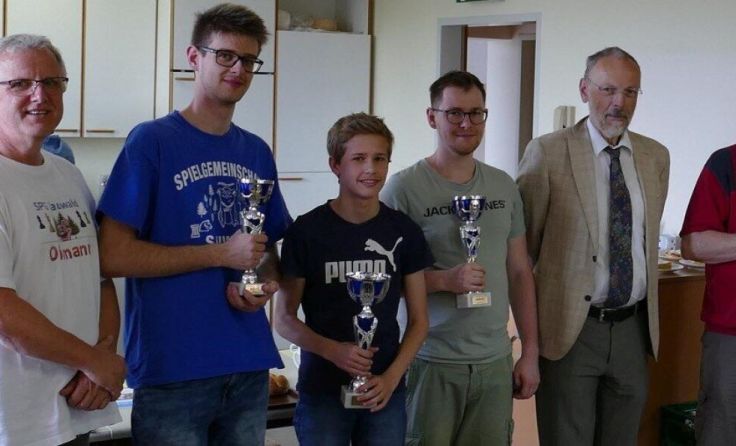 Die Gewinner der Landesmeisterschaft mit Sieger Michael Wimmer (3.v.l.) (Foto: Sauwaldschach)