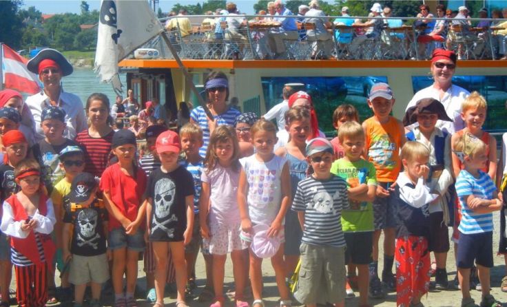 Unter anderem gibt es wieder eine Piratenfahrt auf dem Inn. (Foto: Kinderfreunde Schärding)