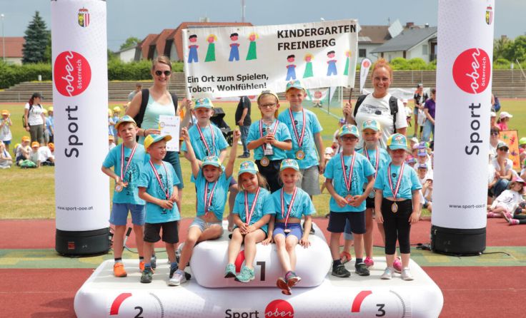 Die Freinberger Kids freuten sich über den gewonnenen Pokal. (Foto: Franz Gruber)