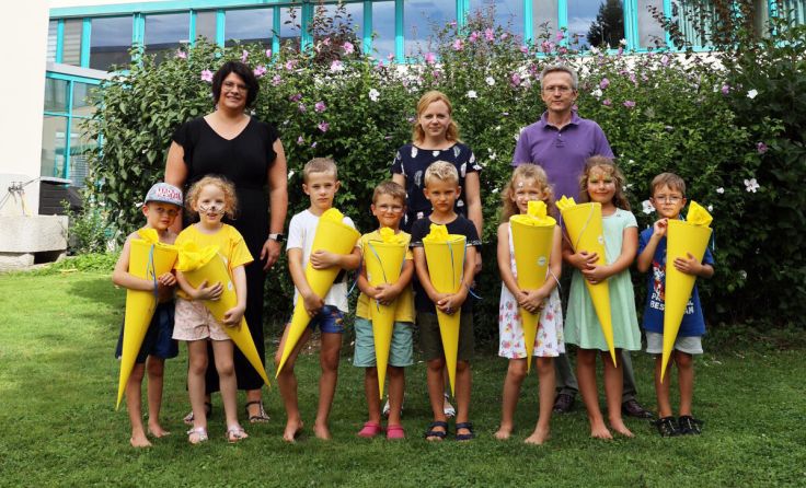 Für die Schulanfänger gab es Schultüten. (Foto: Frauscher)