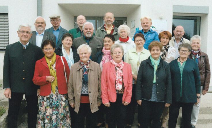 19 ehemalige Münzkirchner Schüler blickten auf ihre Schulzeit zurück. (Foto: Hauzinger)