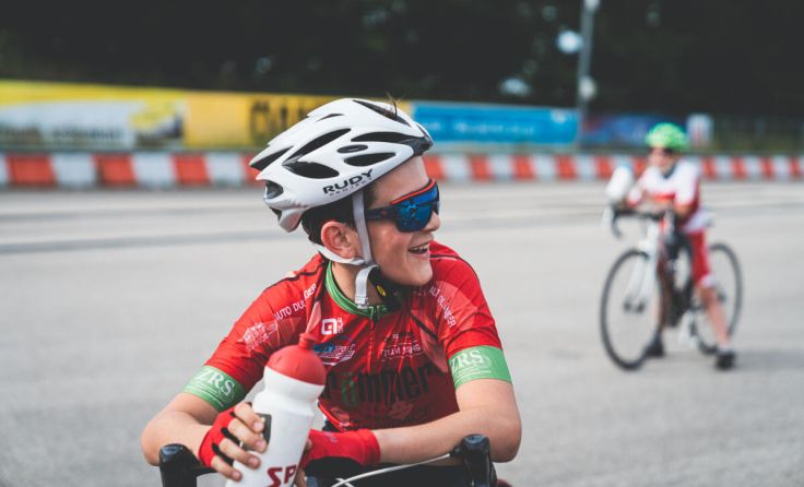 Nach einem erfolgreichen Jahr 2023 hat Radsporttalent Tobias Gerauer gut lachen. (Foto: teamalpha)