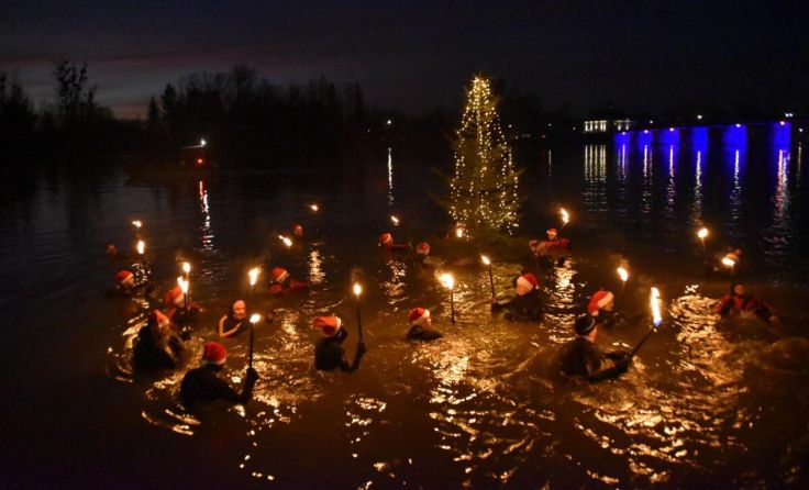 Insgesamt 22 Taucher wagten sich in den Inn. (Foto: FF Schärding)