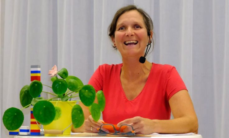 Lydia Neunhäuserer liebt es, die Menschen auf der Bühne zu unterhalten. (Foto: Josef Pfeil)