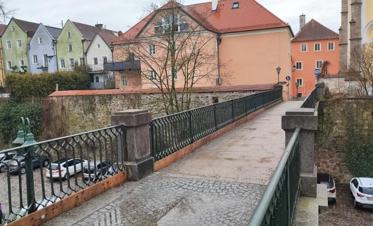 Die Seilergrabenbrücke kann wieder benutzt werden. (Foto: Tips/Kobler)