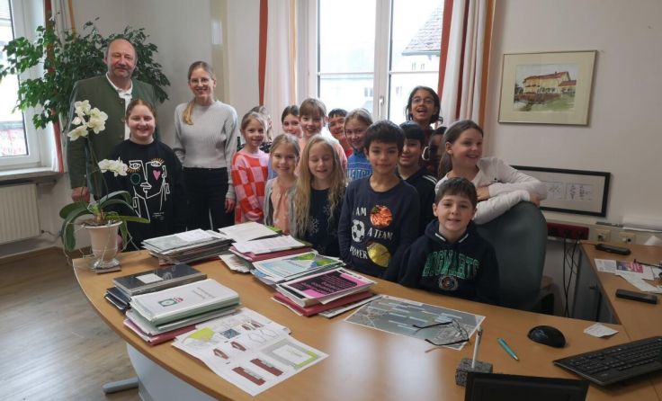 Die Volksschüler aus St. Florian besuchten das Gemeindeamt. (Foto: Gemeinde St. Florian)