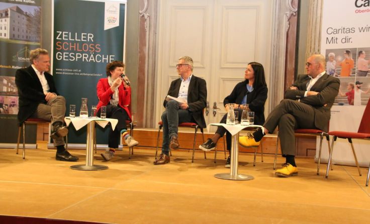 Angeregt diskutiert wurde auf dem Podium der Zeller Schlossgespräche. (Foto: Steininger)