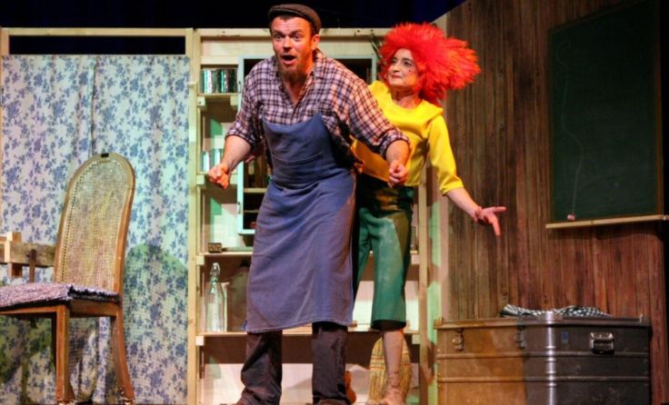 Meister Eder und Pumuckl stehen im Mittelpunkt des Stücks. (Foto: Theater Tabor)