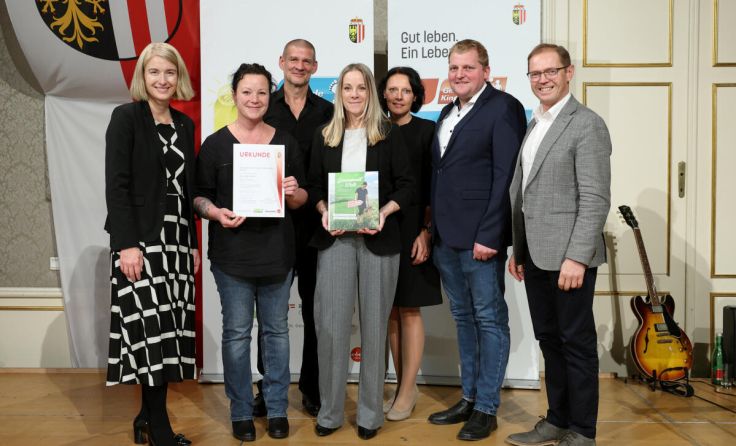 Das Küchenteam der MS Andorf erhielt das Zertifikat als "Gesunde Küche". (Foto: Land OÖ)