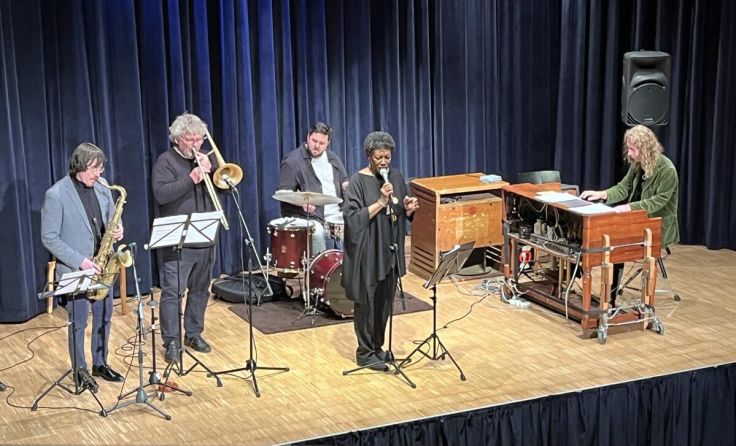 Die fünf Vollblutmusiker konnte das Publikum begeistern. (Foto: Kulturverein Schärding)