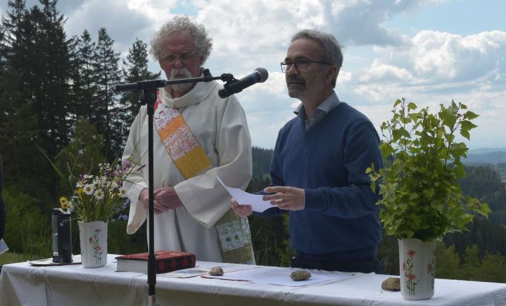 Diakon Walter Ortner und Martin Reindl bei der Bergmesse am Braunberg