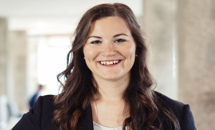 Julia Bauer vom AMS freut sich über eine positive Entwicklung. Foto: Wolfgang Lehner