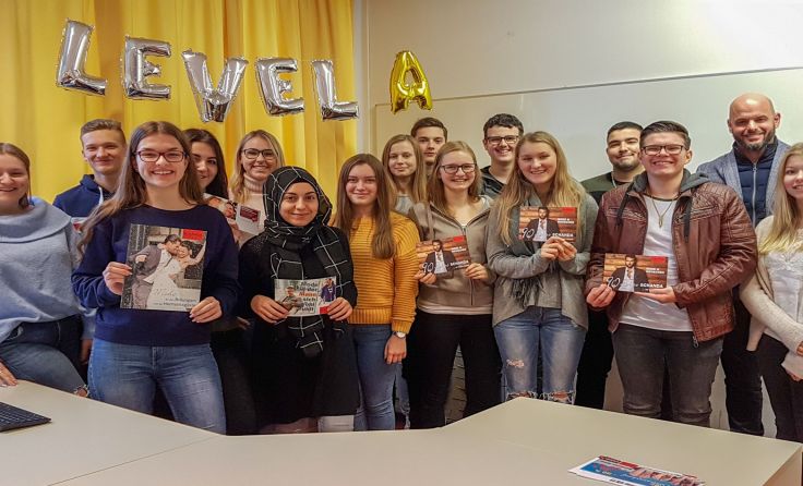 Die Schüler der HAK freuten sich über die Expertise von Gregor Schanda (2.v.r.) Foto: BBS