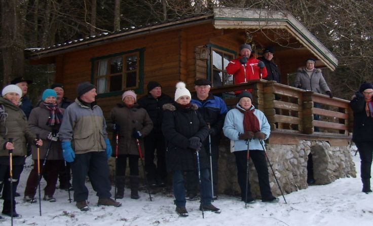 Bei einer Rast wurde für ein Gruppenfoto posiert. Foto: Seniorenbund, Stadtgruppe Kirchdorf