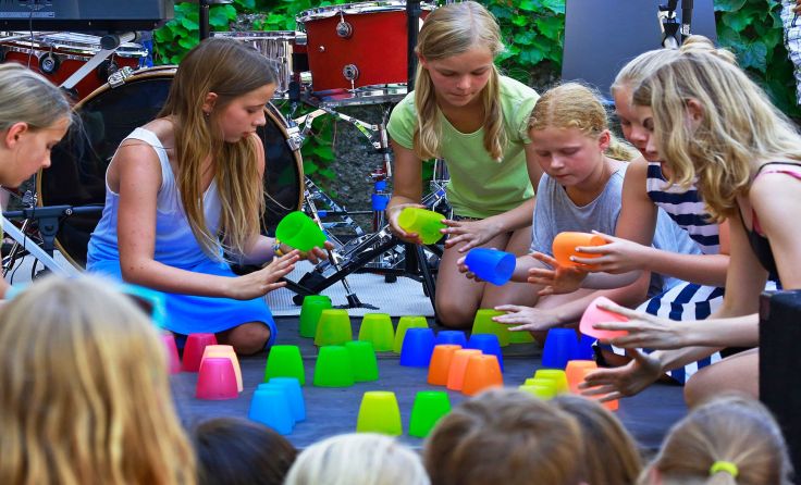 Das Schulfest bietet nicht nur für die Kinder ein tolles Programm. Foto: Josef Reiter