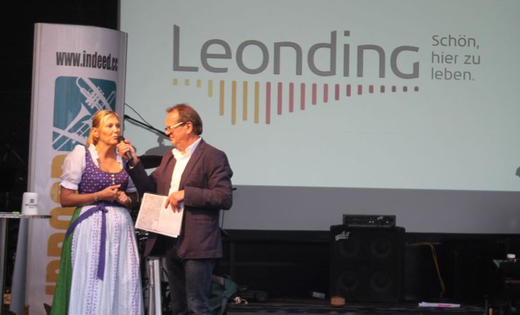 Im Rahmen des Stadtfestes wurde das neue Logo für Leonding präsentiert. Foto: Ramaseder
