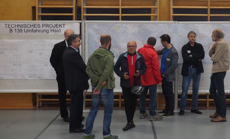 Das Interesse an den Plänen zur Umfahrung Haid bei der Infoveranstaltung war groß. Foto: Tips