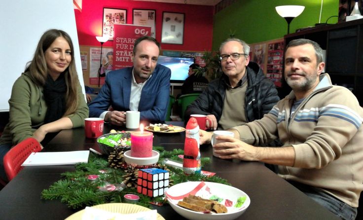 ÖGJ-JUZ Leiterin Sabine Krämer mit Vertretern der Gemeinde Foto: JCUV