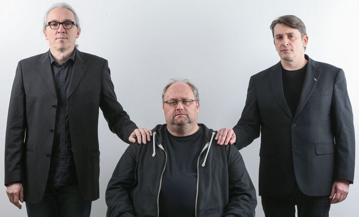 Ein Kabarettist. Zwei Musiker. Mit Sicherheit ein unterhaltsamer Abend Foto: Volker Weihbold