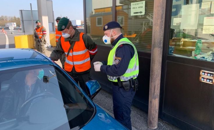 Gemeinsame Kontrolle am Grenzübergang in Suben Foto: BMLV/Günter Meindl
