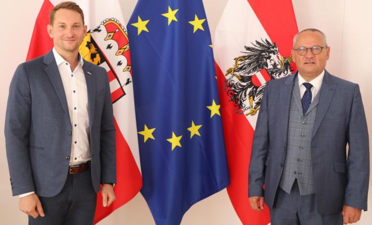 WKO Linz-Land Obmann Jürgen Kapeller mit Landtagspräsident Wolfgang Stanek. (Foto: WKO Linz-Land)