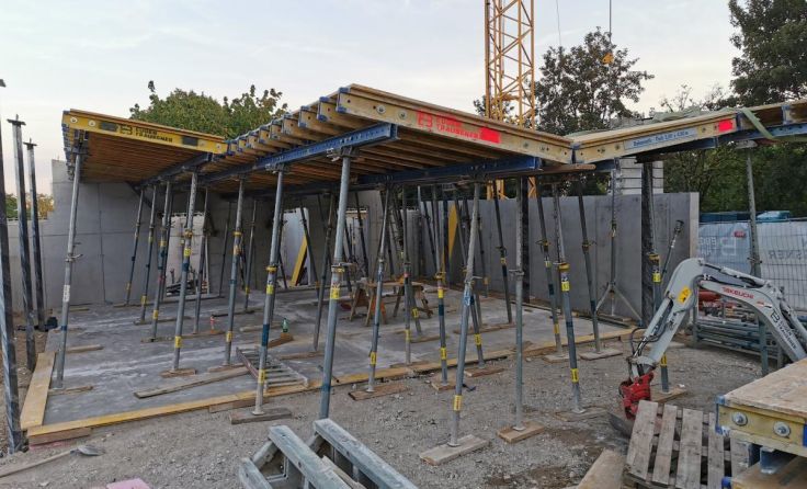 Die Arbeiten an der Aufbahrungshalle schreiten zügig voran. (Foto: Gemeinde Kematen)
