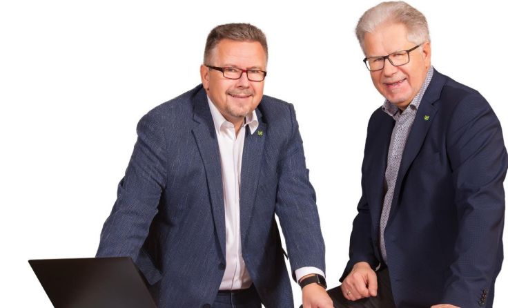 Bürgermeister Peter Mair mit seinem Nachfolgekandidaten Alois Pölzl (v.l.) (Foto: SPÖ Pasching)