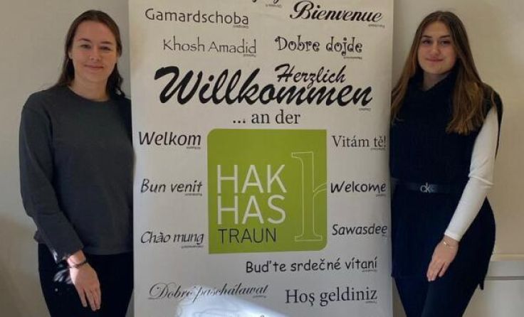 Sara und Amra sammeln Spenden (Foto: HAK Traun)
