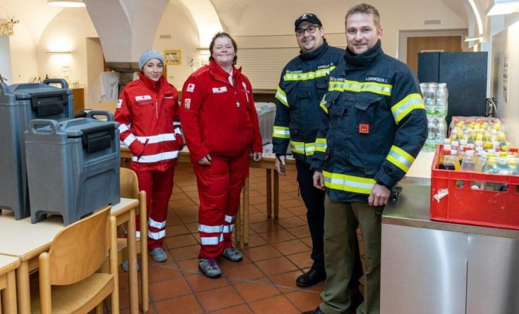 Das Rote Kreuz Linz-Land übernahm die Versorgung beim Feuerwehrgrundlehrgang. (Foto: BFKDO LL)