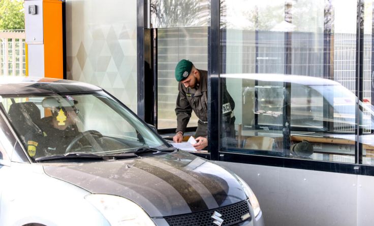 Bei der Kontrolle an der Wache haben Ordnung und Sicherheit Vorrang. (Foto: Bundesheer/Mickla)
