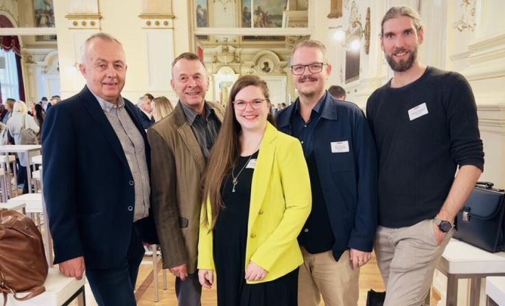 Reger Austausch unter den Mitgliedern (Foto: Christian Biemann)