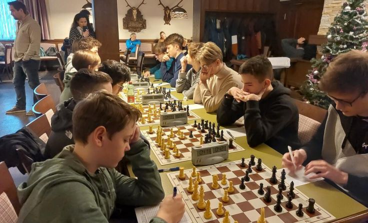 Der Nachwuchs war konzentriert bei der Sache (Foto: Schach Landesverband OÖ)