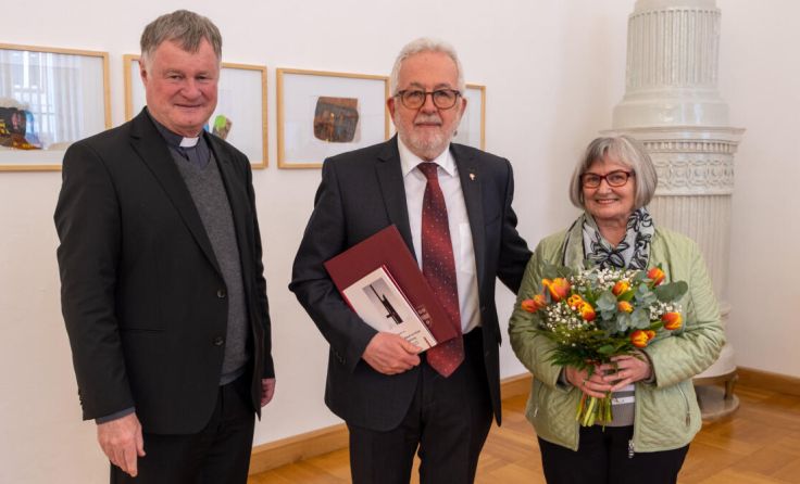 Bischof Manfred Scheuer mit Diakon Franz Winter und dessen Ehefrau (Foto: Diözese Linz/Kienberger)