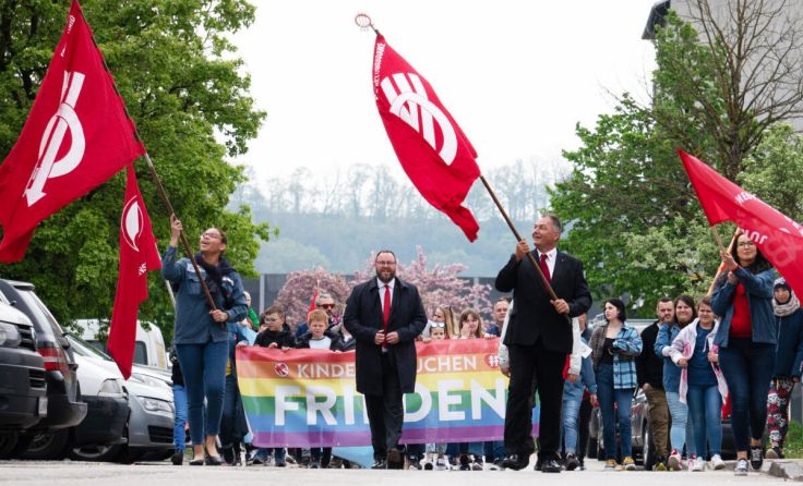 Die Bezirks-SPÖ begeht den 1. Mai mit Aufmarsch und Kundgebung in Traun (Foto: Klaus Schöngruber)